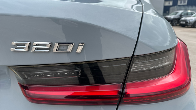 BMW 3 Series 320i M Sport 4dr Step Auto [Pro Pack] Petrol Saloon